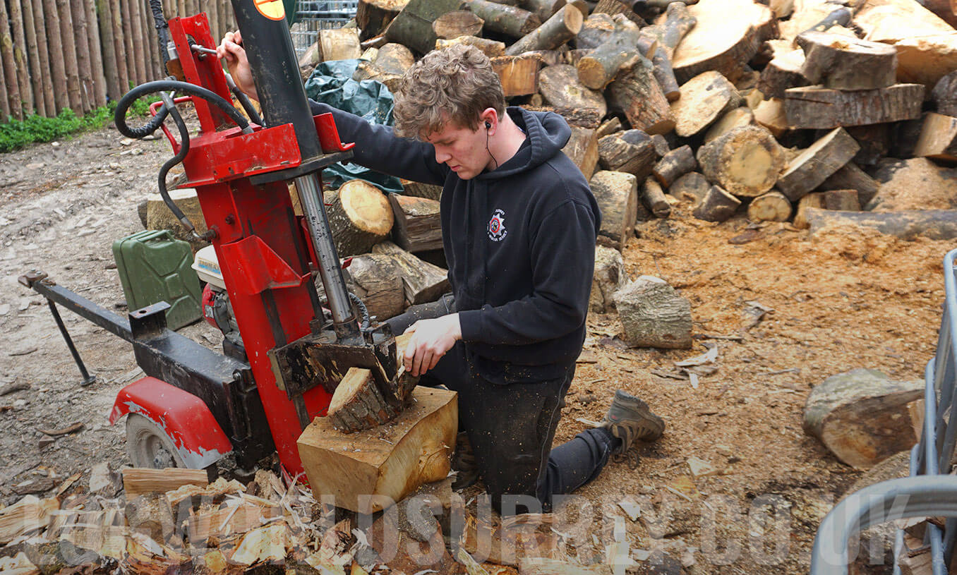 Log splitting